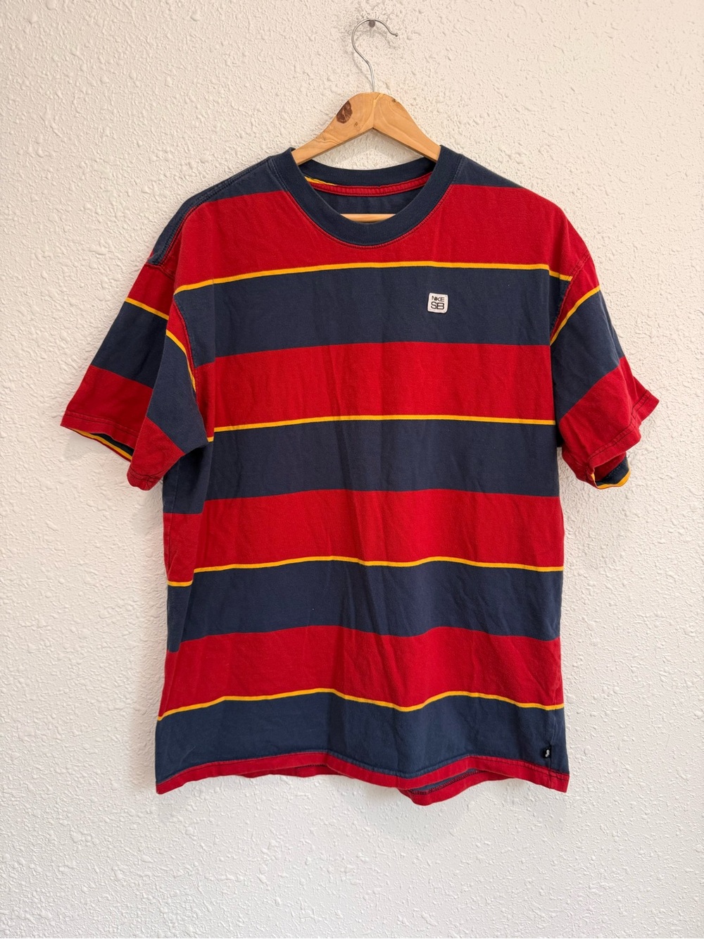 Nike SB loose fit t shirt blue & red stripe pocket  men’s L